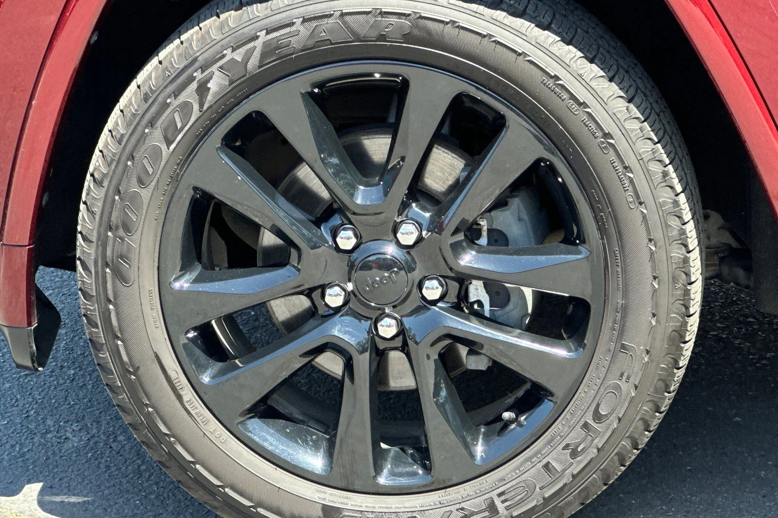 Used 2019 Red Jeep Altitude image 15
