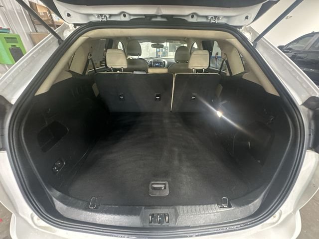 Used 2018 White Ford SEL image 26