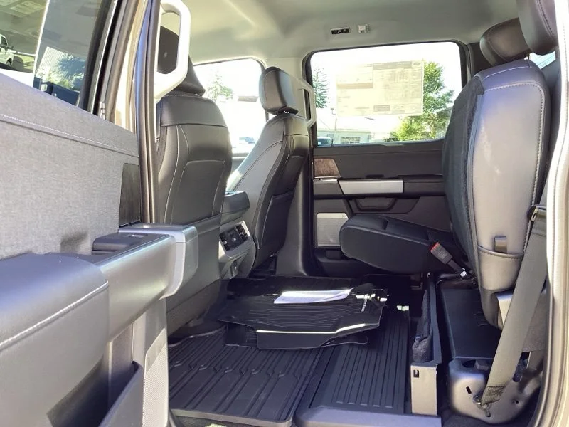 New 2027 Gray Ford Lariat image 23