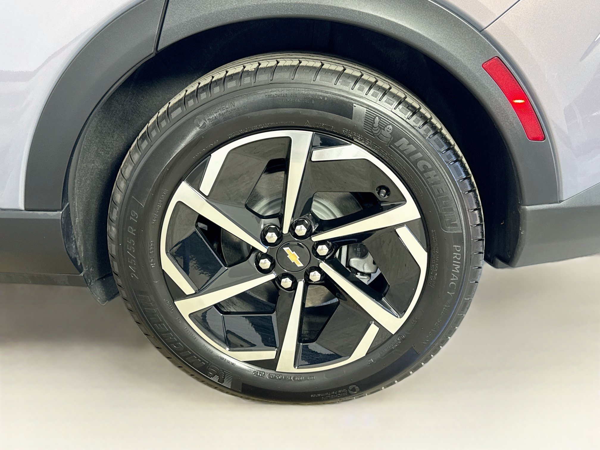 Used 2026 Galaxy Gray Metallic Chevrolet LT image 33