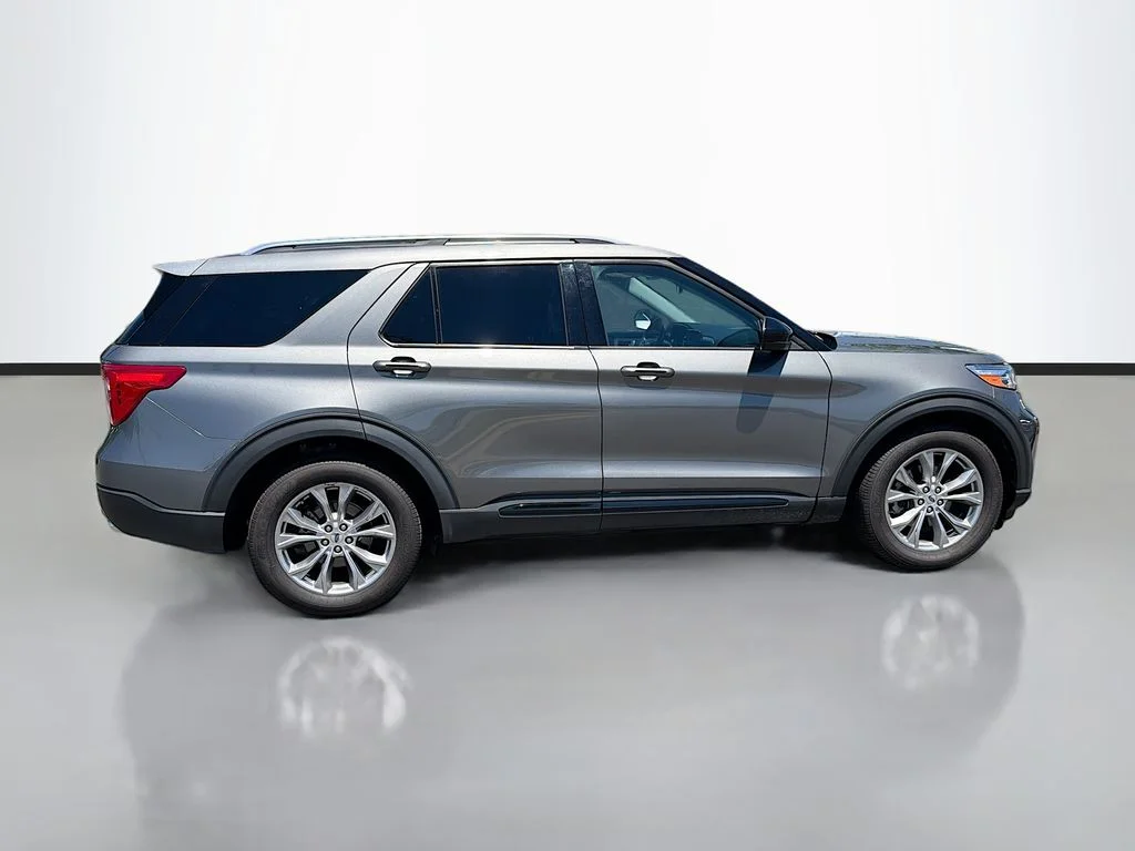 Used 2024 Gray Metallic Ford Limited image 4