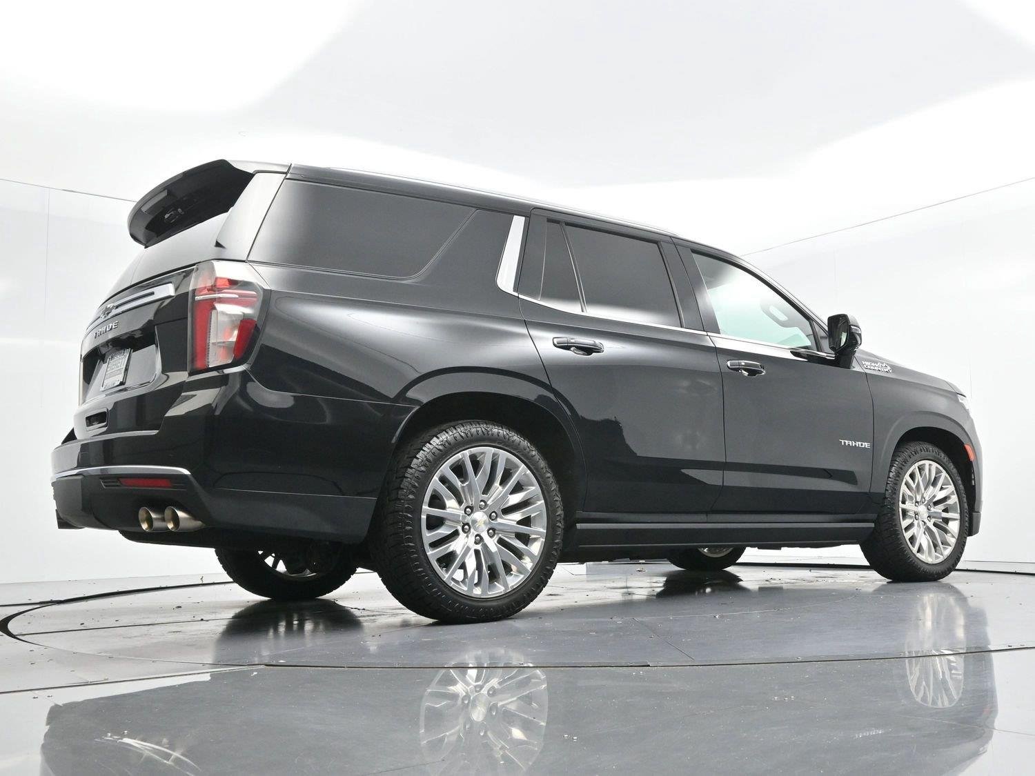Used 2022 Black Chevrolet High Country image 54