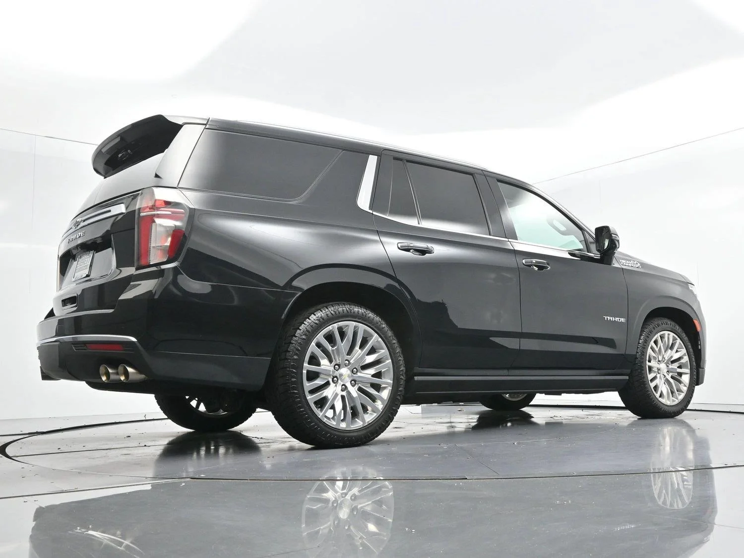 Used 2022 Black Chevrolet High Country image 54