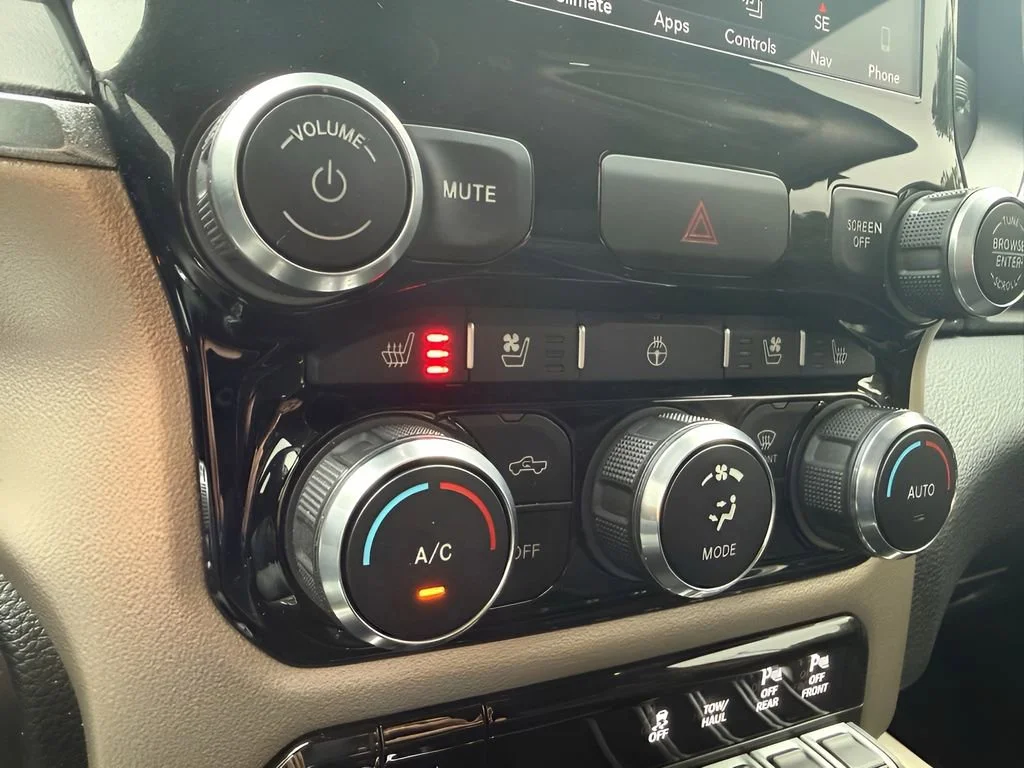 Used 2019  Ram Laramie image 23