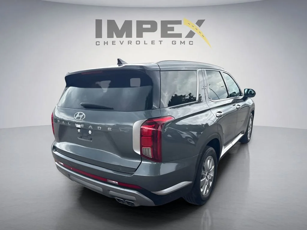 Used 2025 Charcoal Hyundai SEL image 5