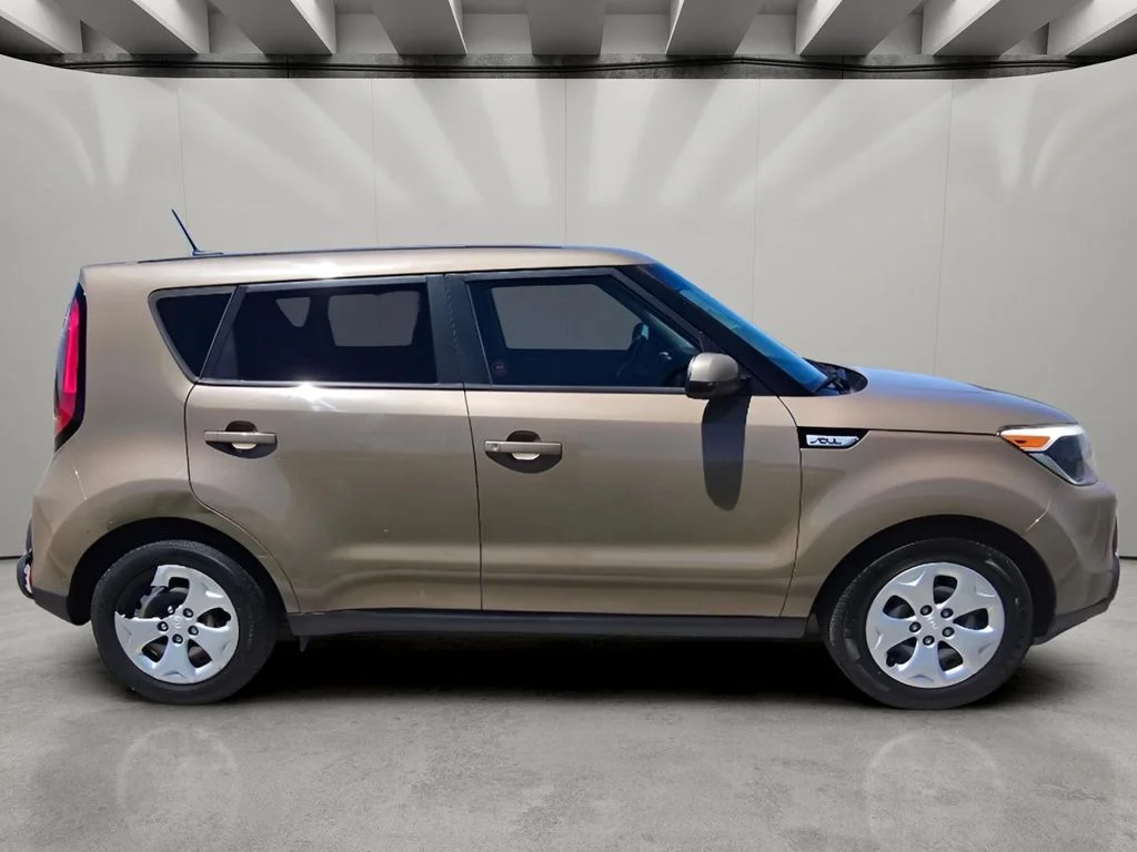 Used 2015 Latte Brown Kia Base image 6