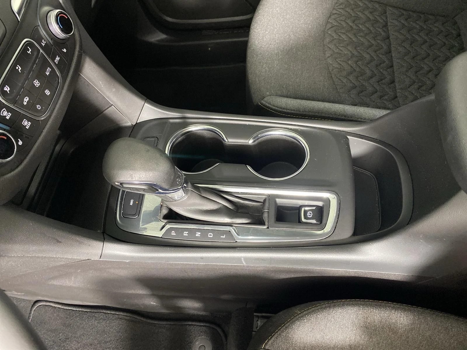 Used 2024 Sterling Gray Metallic Chevrolet LT image 27