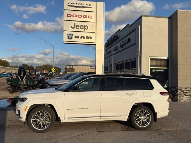 2022 Jeep Grand Cherokee L Summit