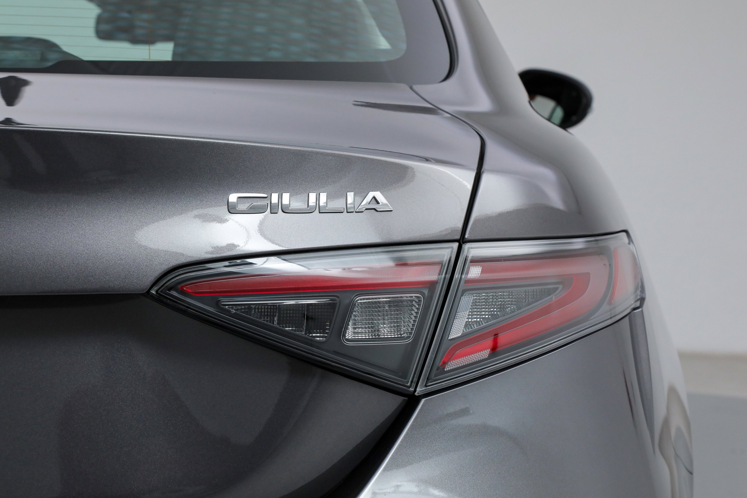 Used 2025 Gray Alfa Romeo  image 25