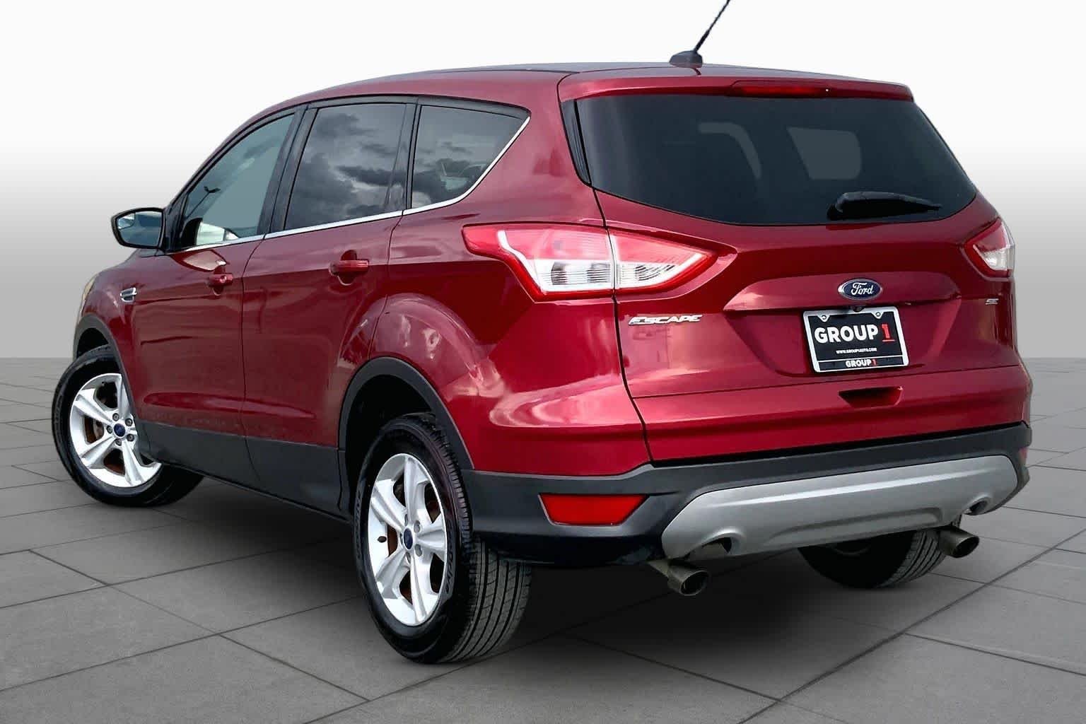 Used 2016 Ruby Red Metallic Tinted Clearcoat Ford SE image 12