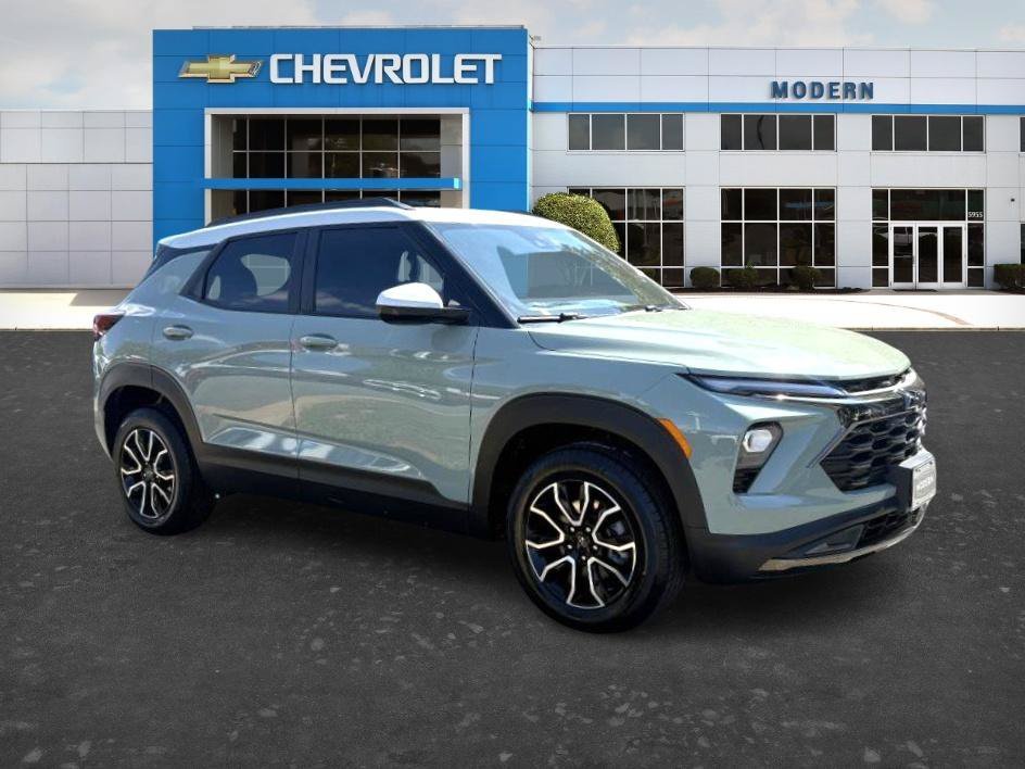 Used 2025 Cacti Green Chevrolet ACTIV image 6
