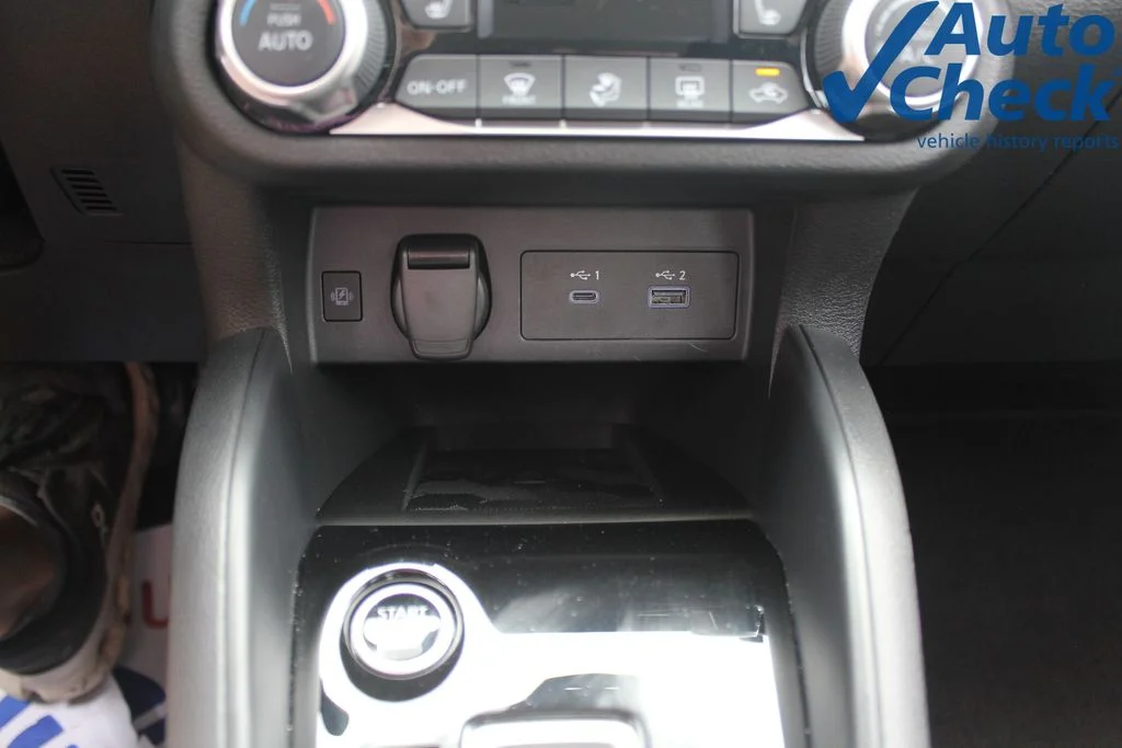 Used 2025 White Nissan 1.6 SR image 14