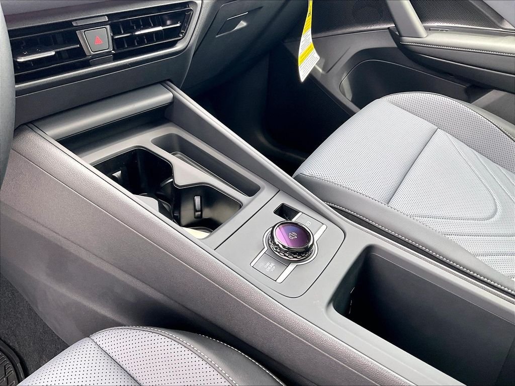 2026 Volkswagen Tiguan SE - Photo 14