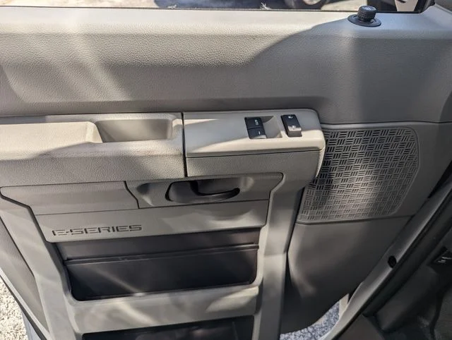 2025 Ford E-Series Cutaway Base - Photo 17