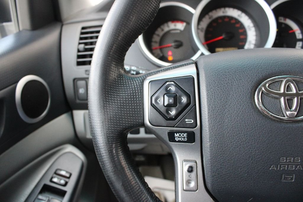 Used 2015 Pyrite Mica Toyota Base image 11