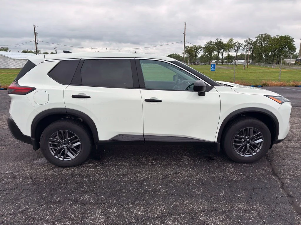 Used 2023 White Nissan S image 9