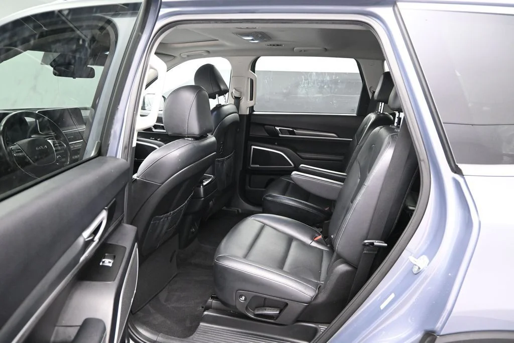 Used 2022 Everlasting Silver Kia S image 15