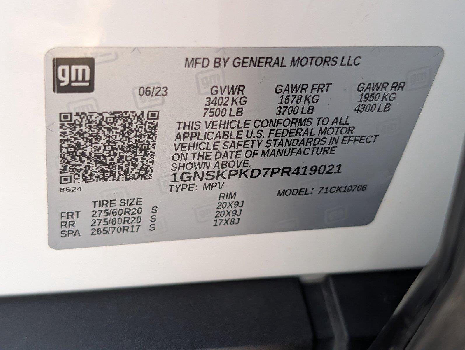 Used 2023 Summit White Chevrolet Z71 image 42