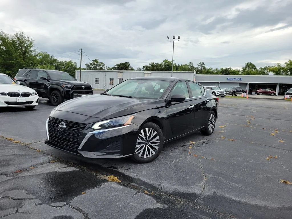 Used 2024 Black Nissan 2.5 SV image 1