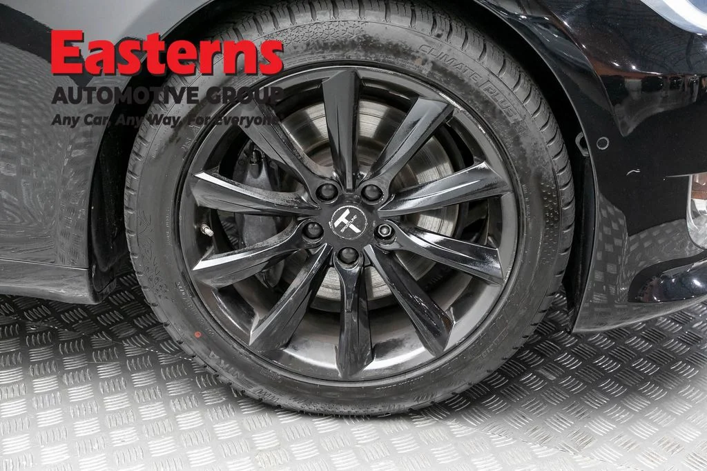 Used 2019 Black Tesla 75D image 25