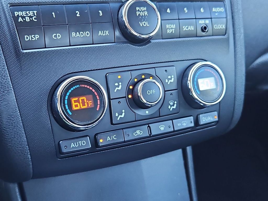 Used 2009 Dark Slate Metallic Nissan Hybrid image 18