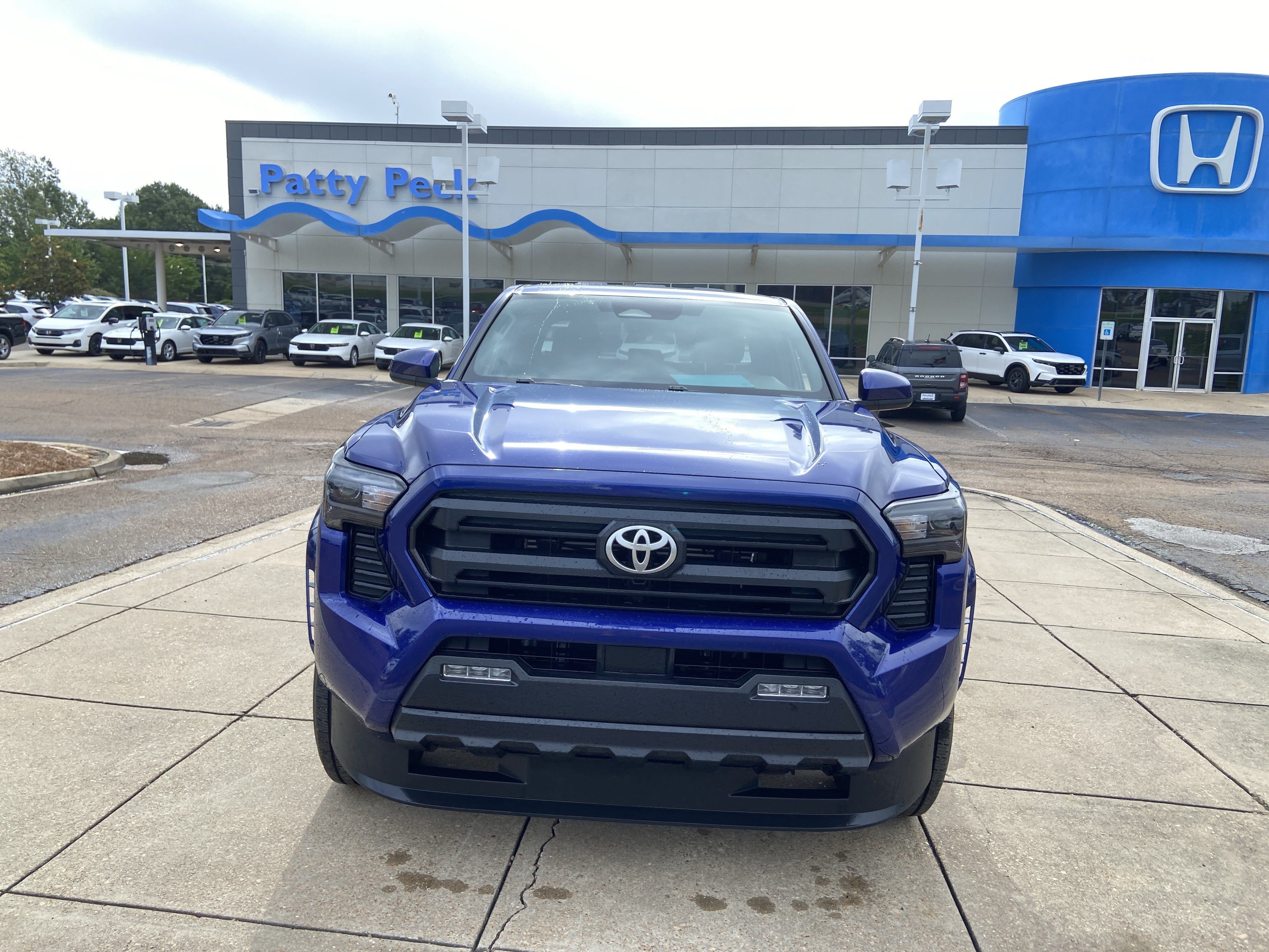 Used 2025 Blue Toyota SR5 image 3