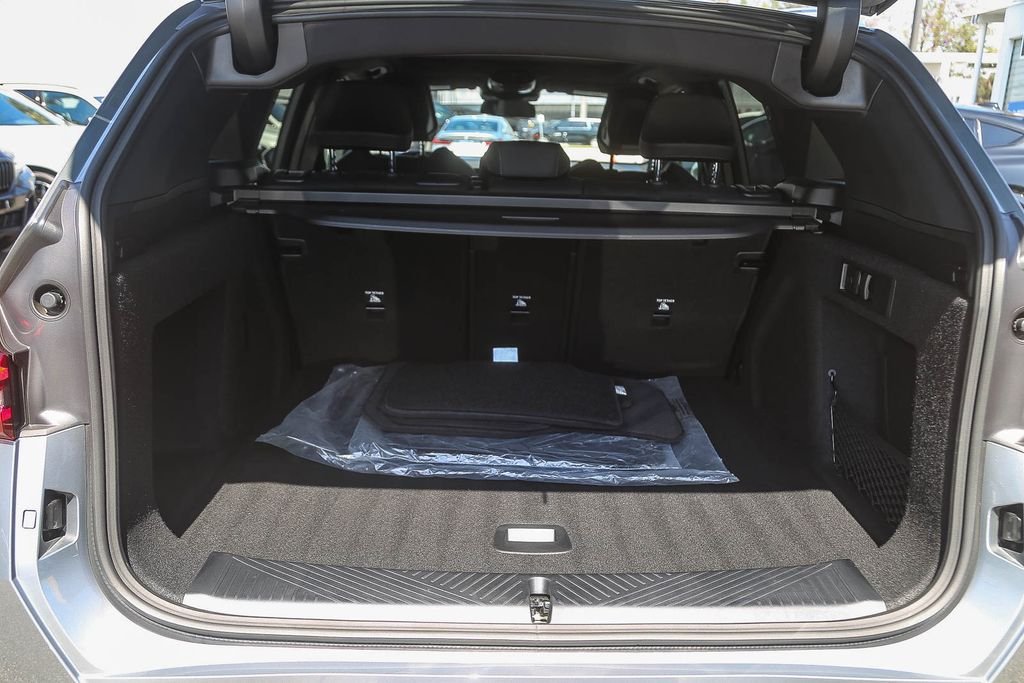 Used 2026 Skyscraper Grey Metallic BMW 30 xDrive image 22