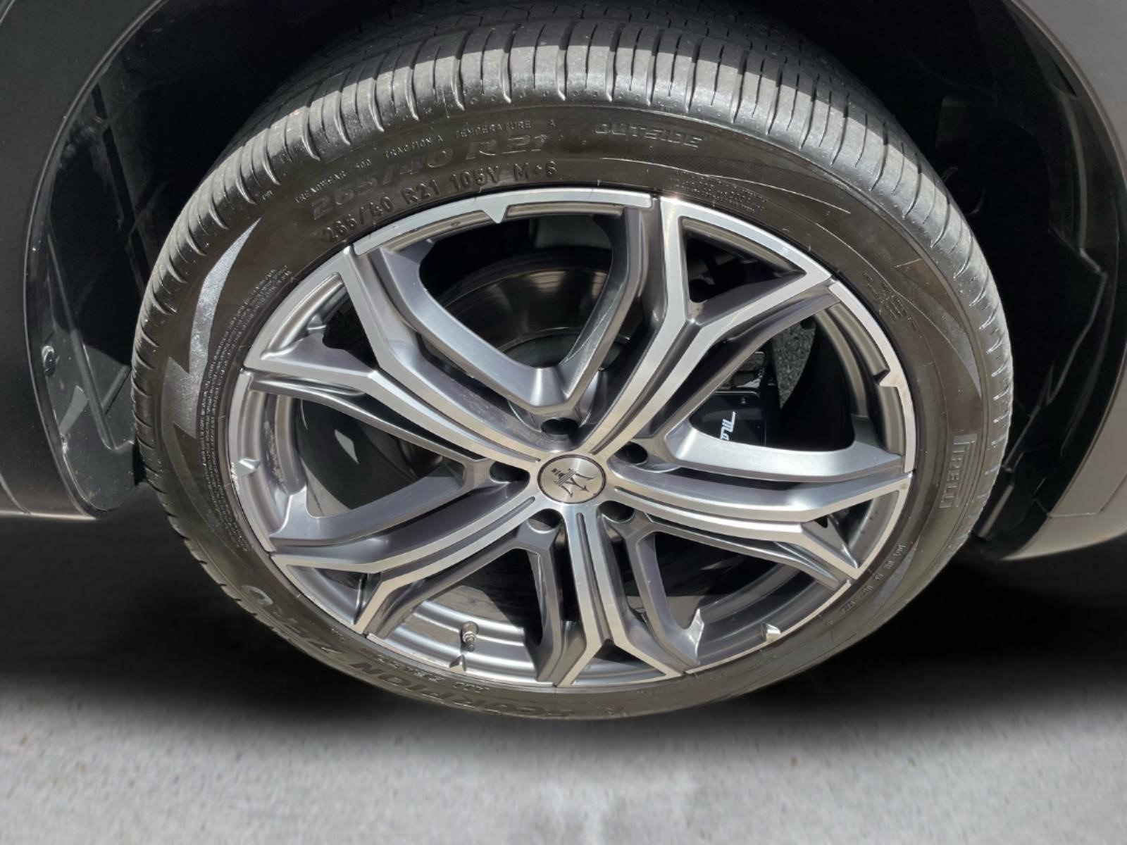 Used 2020  Maserati Base image 21