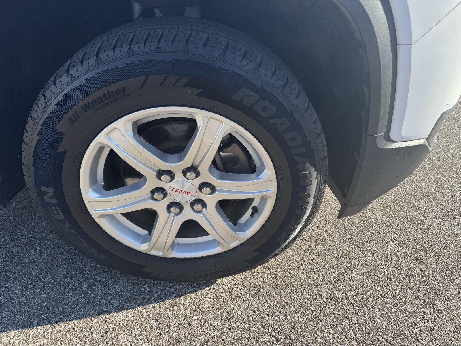 2019 Gmc Acadia SLE photo 2