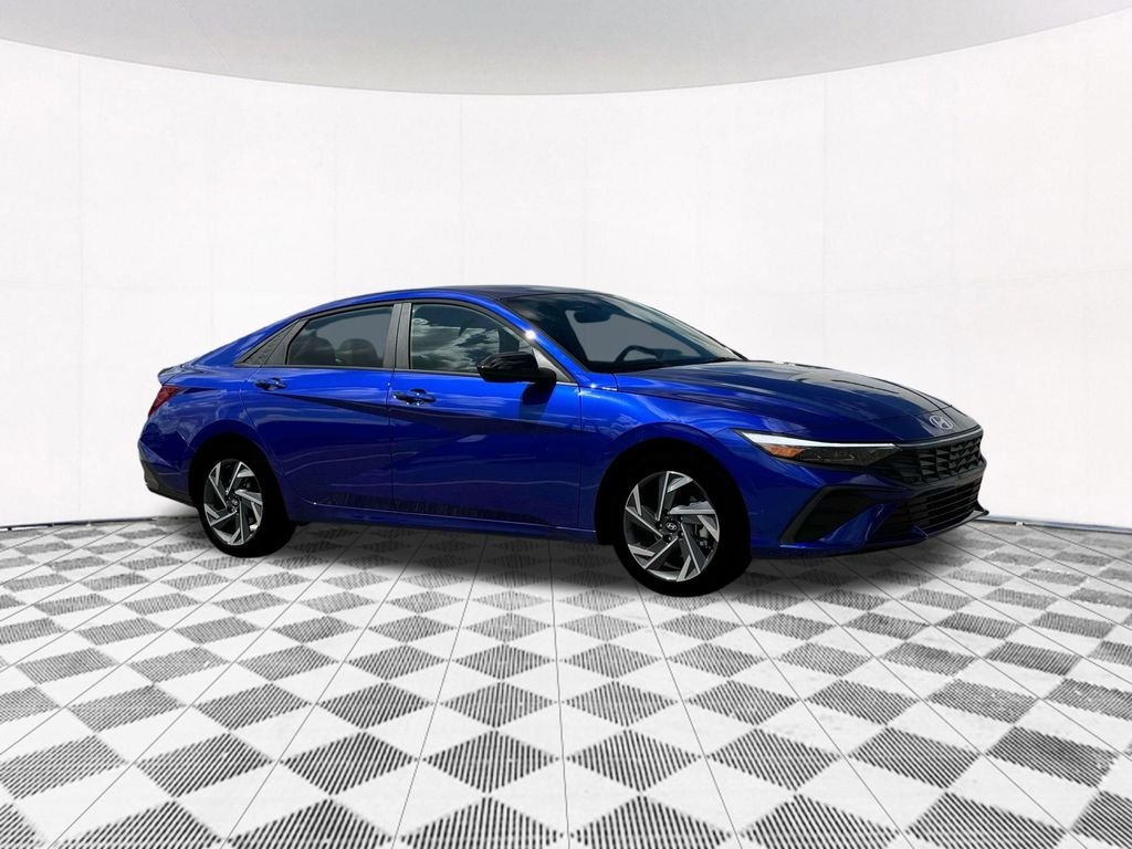 2025 Hyundai Elantra SEL - Photo 16