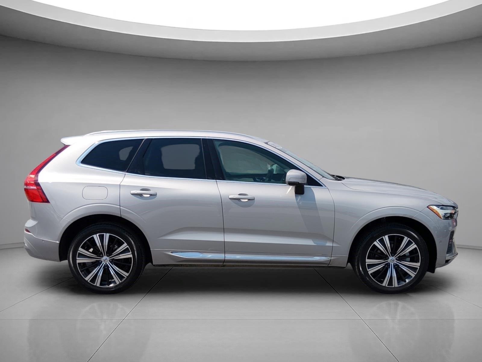 Used 2022 Silver Dawn Metallic Volvo Inscription image 6