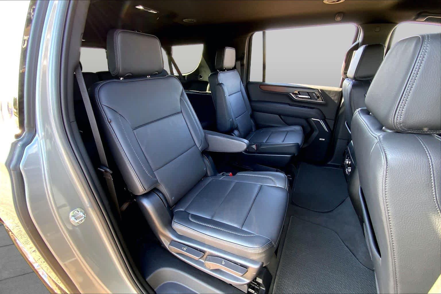 Used 2025 Sterling Metallic GMC Denali image 20