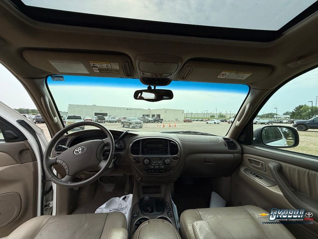 Used 2004  Toyota Limited image 18
