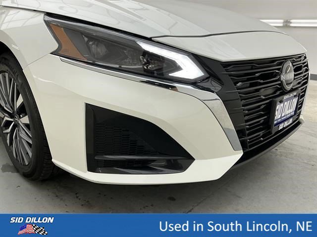 Used 2024 Pearl White Trico Nissan 2.5 SV image 28