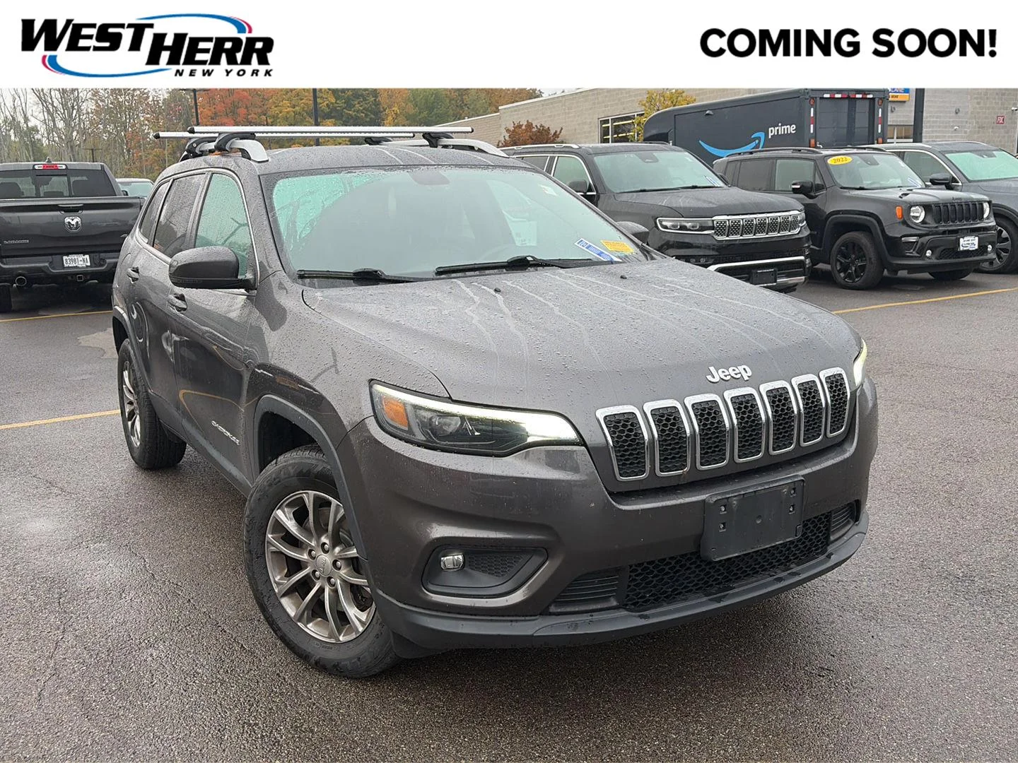 Used 2019 Granite Crystal Metallic Clearcoat Jeep Latitude Plus image 1