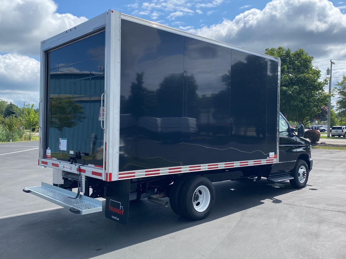 Used 2027 Wh Ford  image 7