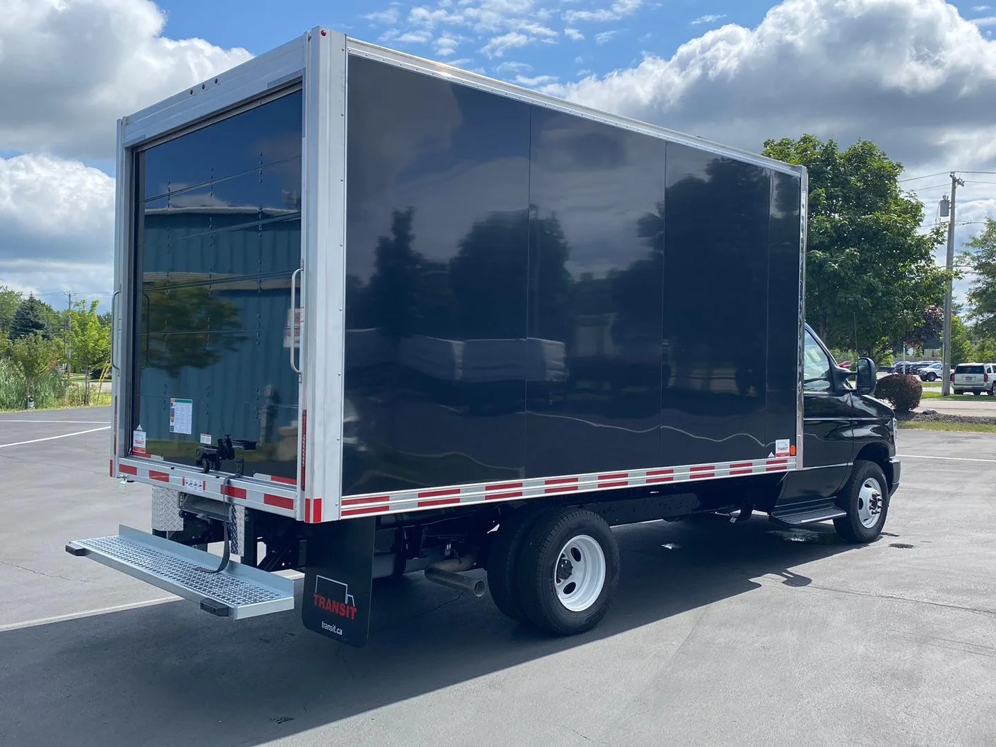 Used 2027 Wh Ford  image 7