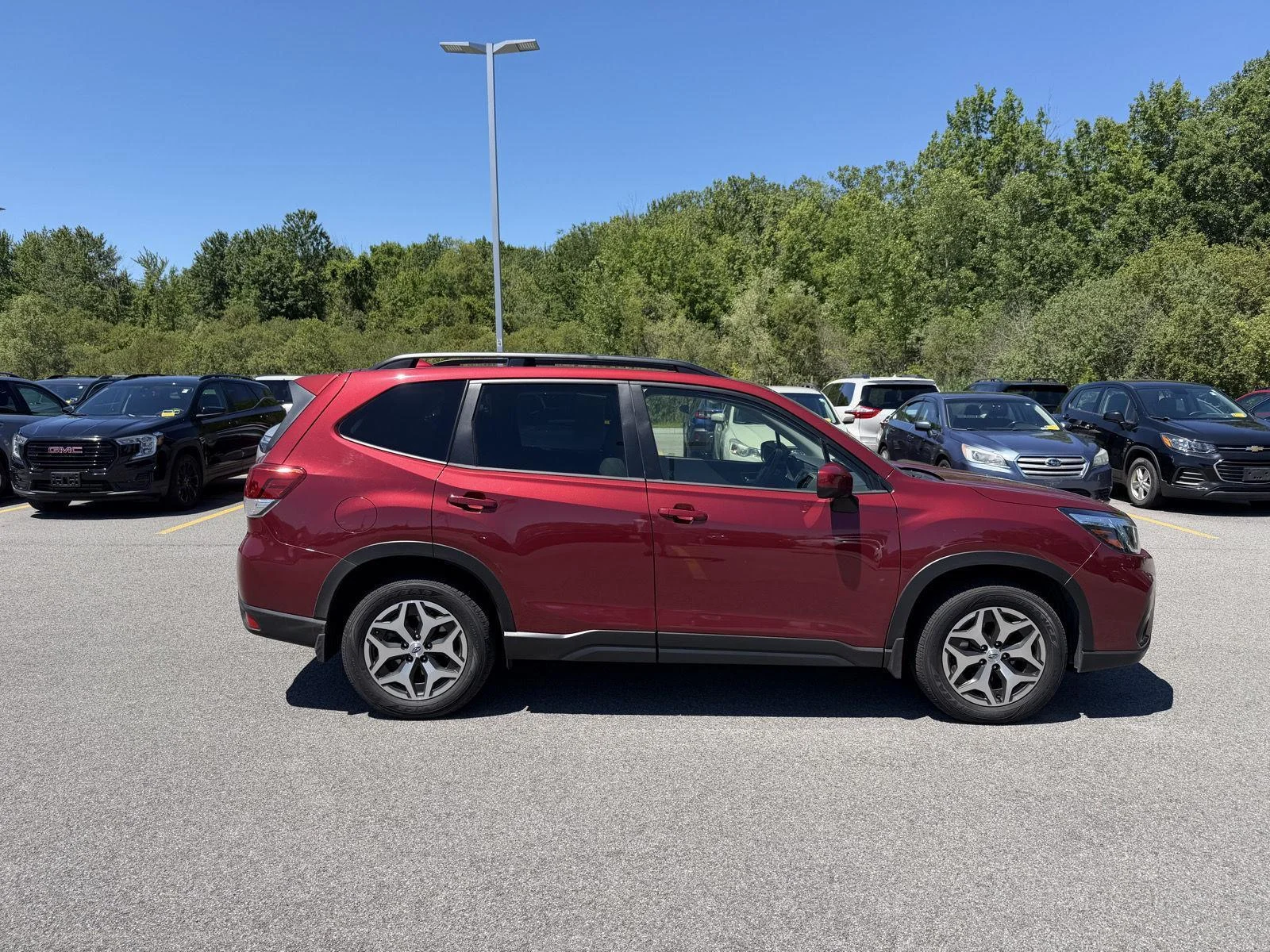 Used 2020  Subaru Premium image 3
