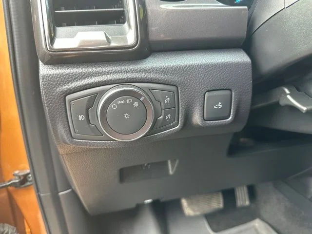 Used 2019 Saber Metallic Ford Lariat image 16