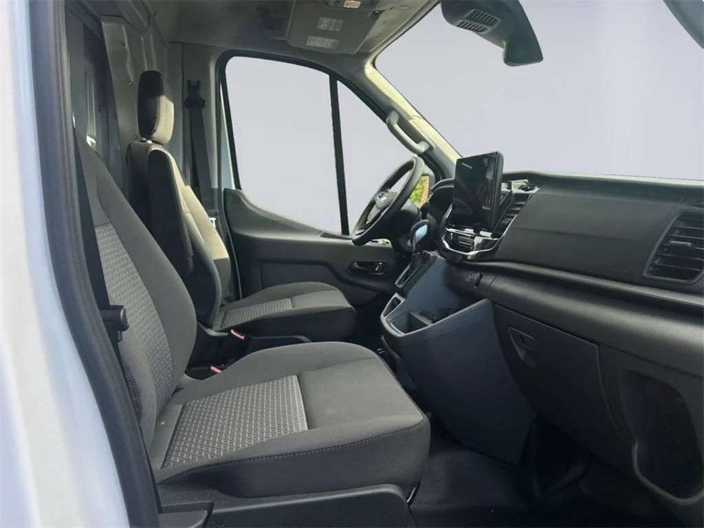 2024 Ford Transit Cutaway Base - Photo 17