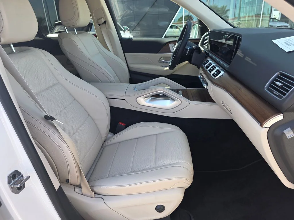 Certified Used 2025 White Mercedes-Benz GLE 450e image 17
