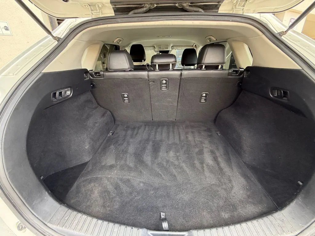 Used 2020 White Mazda Touring image 19