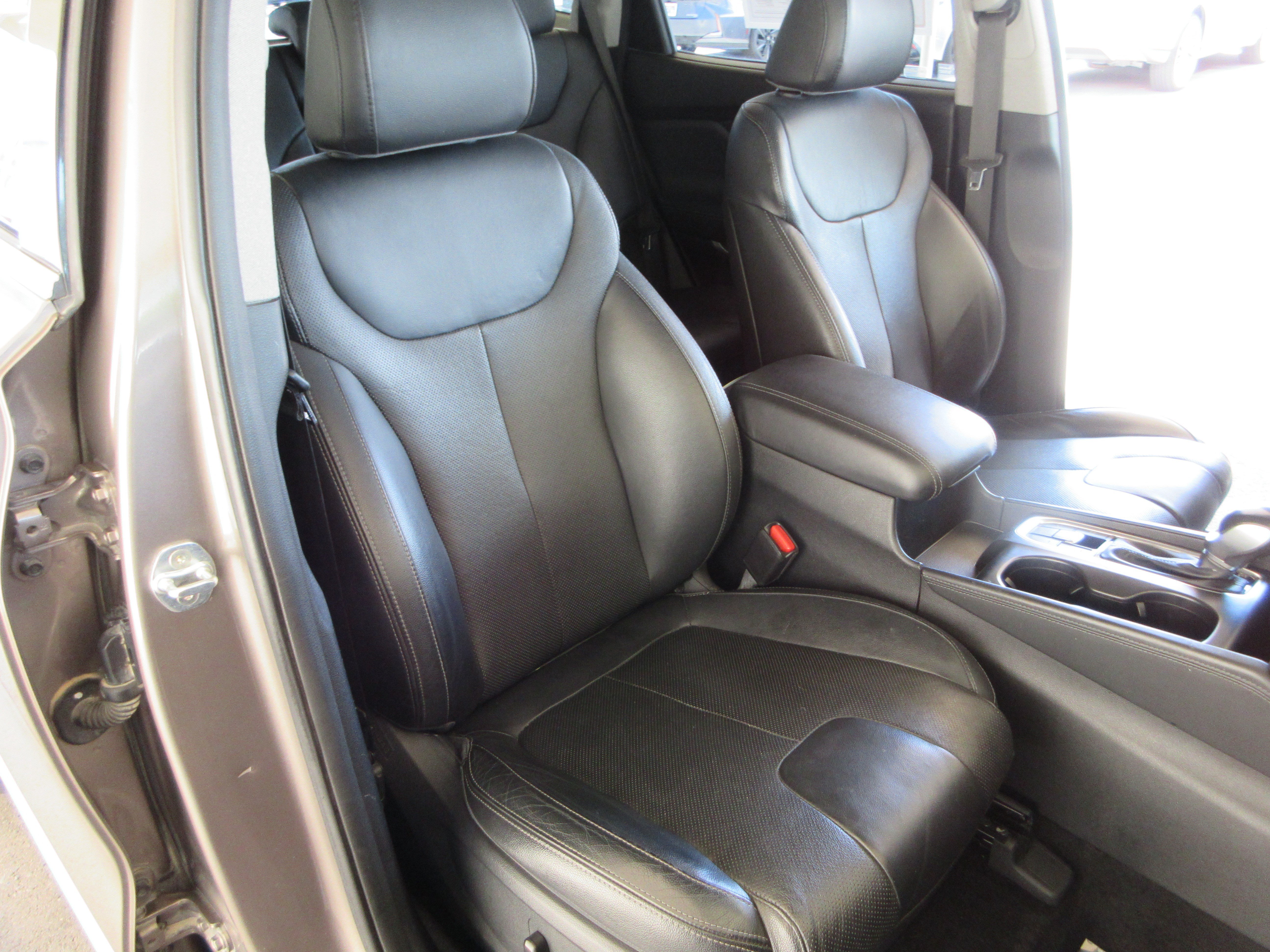 Used 2019 Earthy Bronze Hyundai Limited image 28