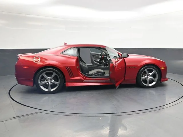 Used 2013 Red Chevrolet 2LT image 38