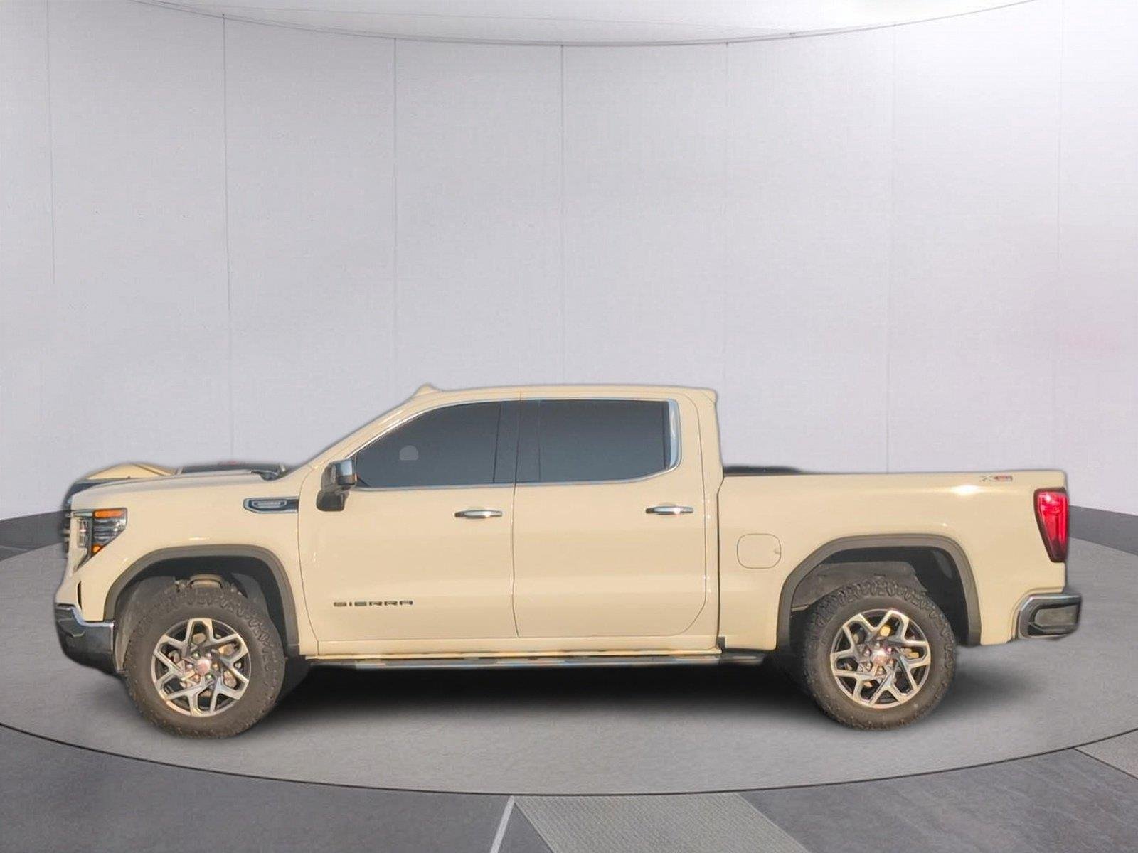 Used 2023 SUMMIT WHITE GMC SLT image 2