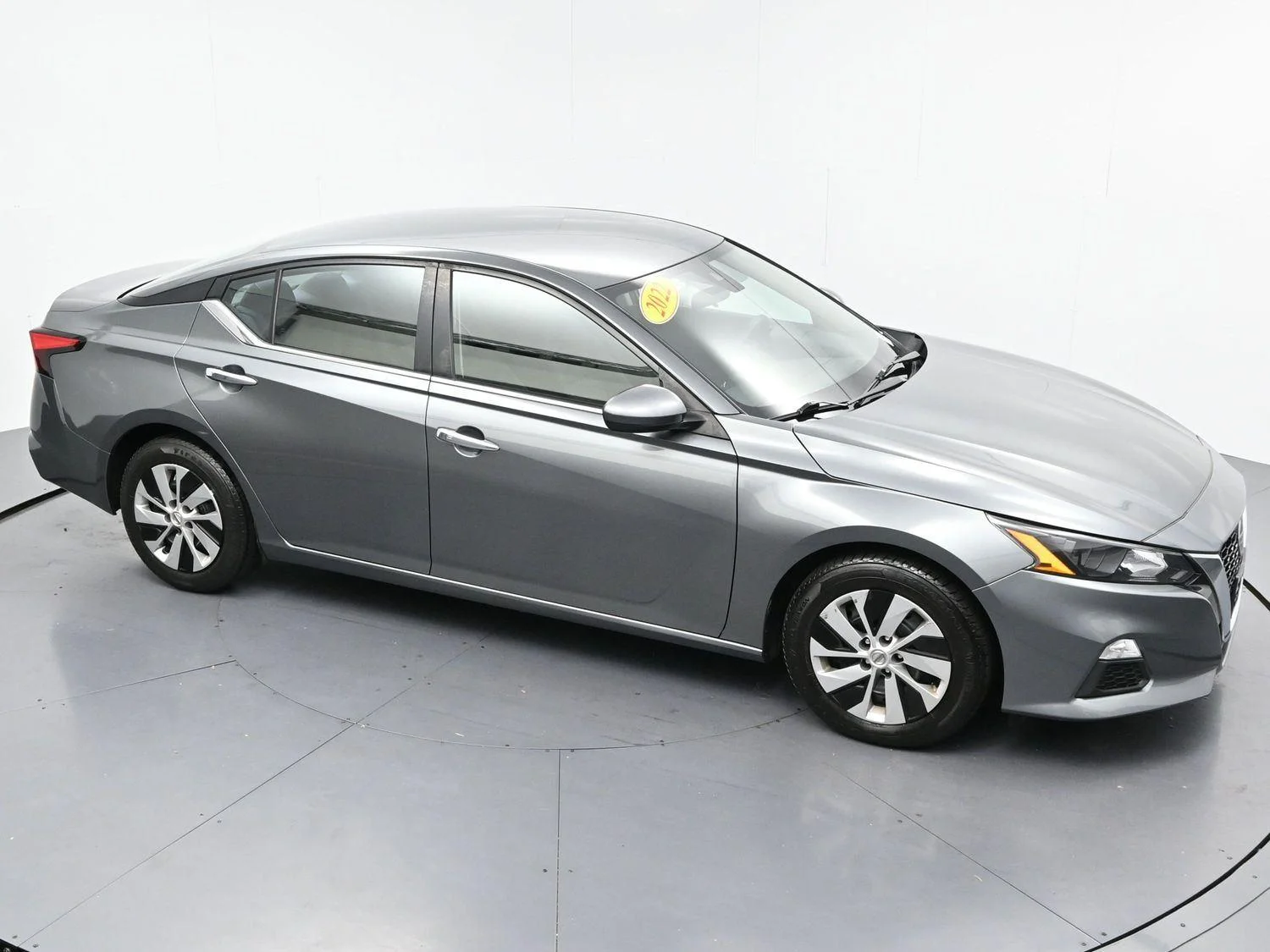 Used 2022 Gun Metallic Nissan 2.5 S image 34