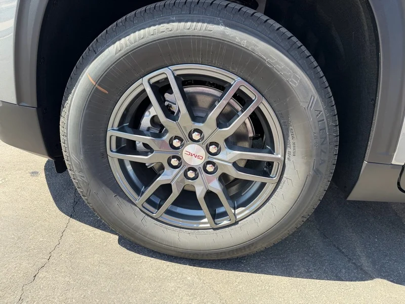 New 2026 Sterling Metallic GMC Elevation image 21