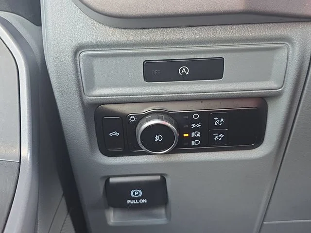 Used 2025 Gray Ford XLT image 25