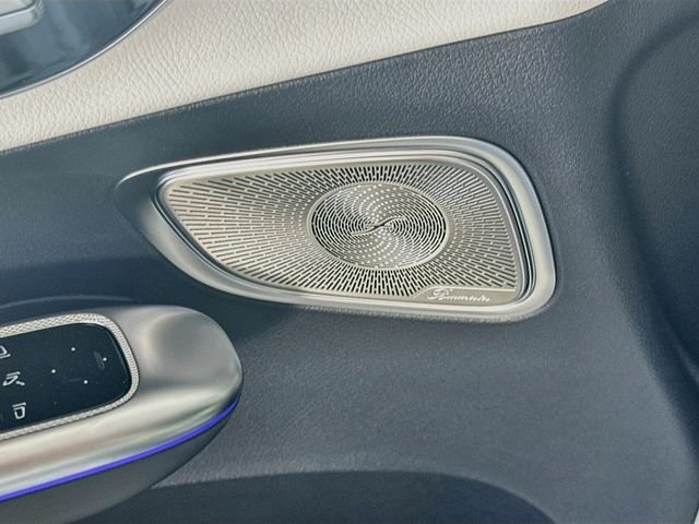 New 2027 Polar White Mercedes-Benz GLC 350e image 19