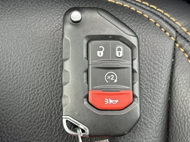 2025 Jeep Wrangler 4-Door Sahara - Photo 22